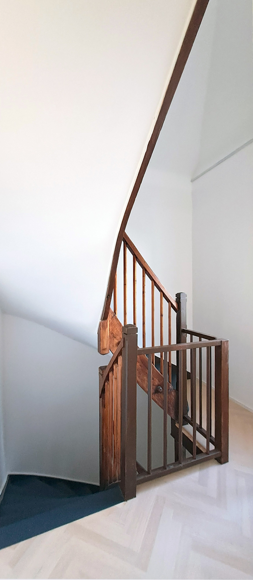 Umbau Siedlungshaus Meidling, historische Treppe, OG1